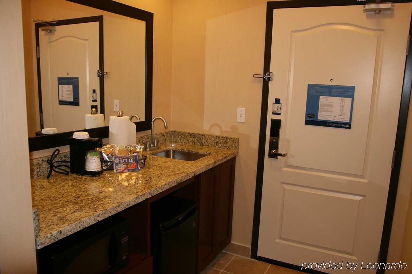 Hampton Inn & Suites New Castle, Pa Værelse billede